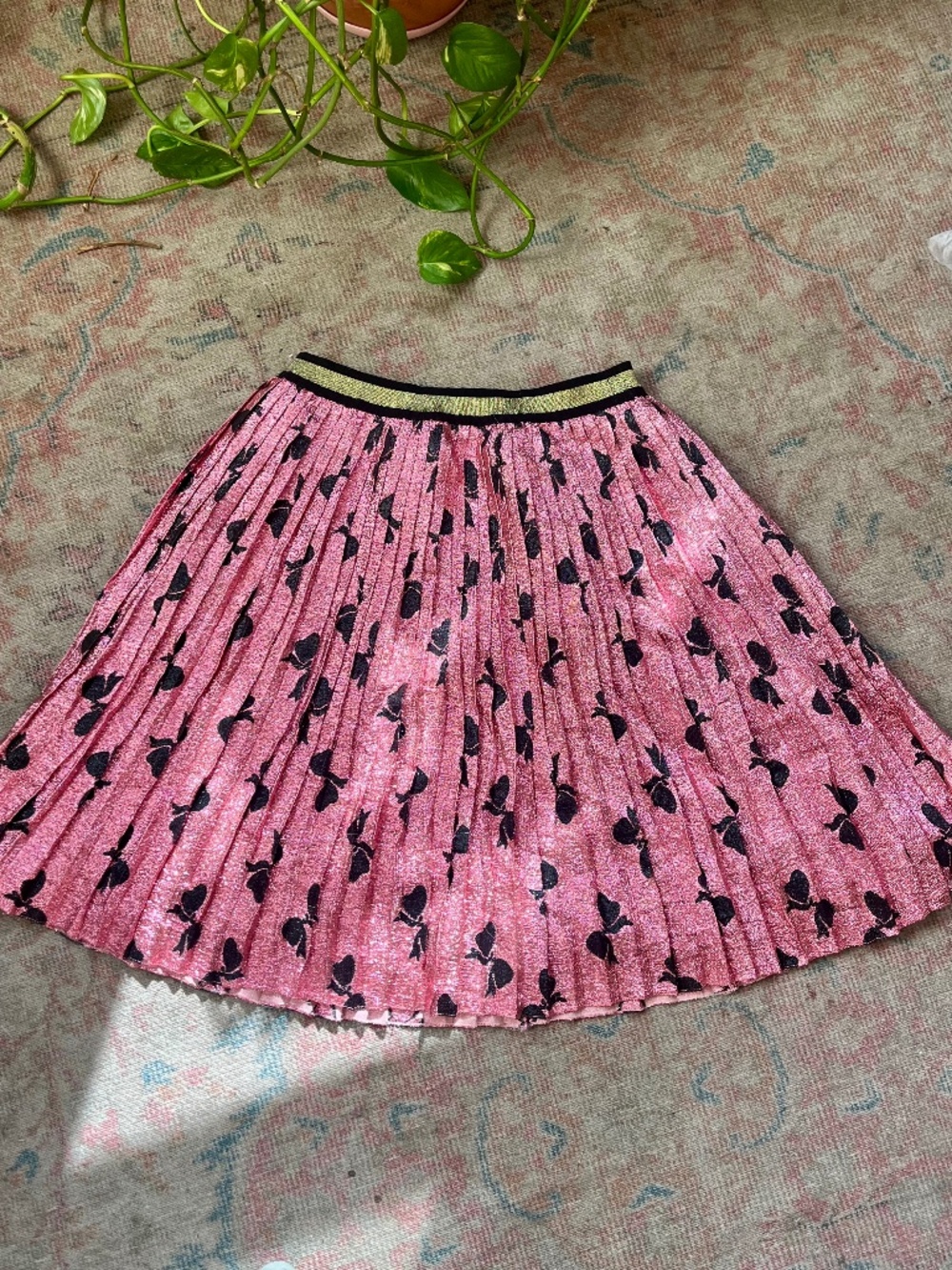GUCCI - Pink Glittery Skirt with Pleated Accents  | Size: 12